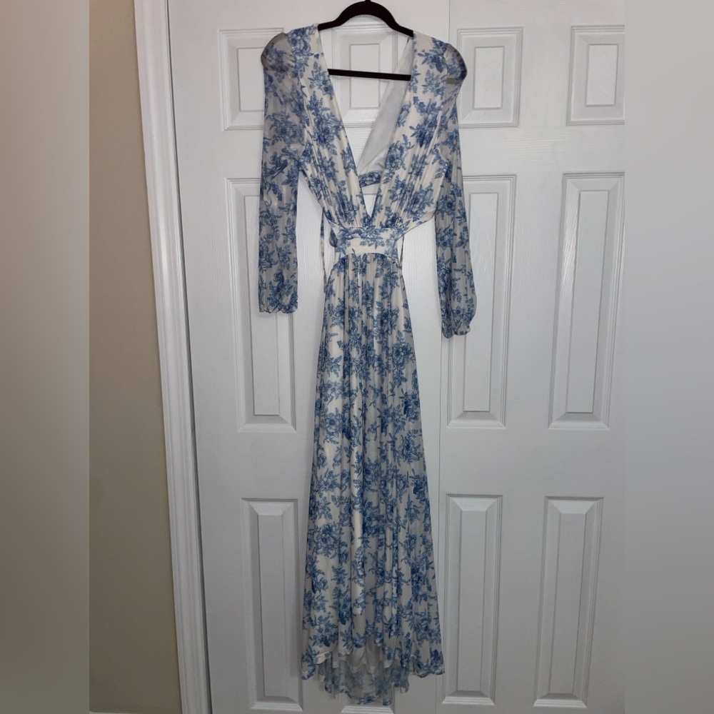 SHEIN Floral Long Sleeve Dress in Blue and White